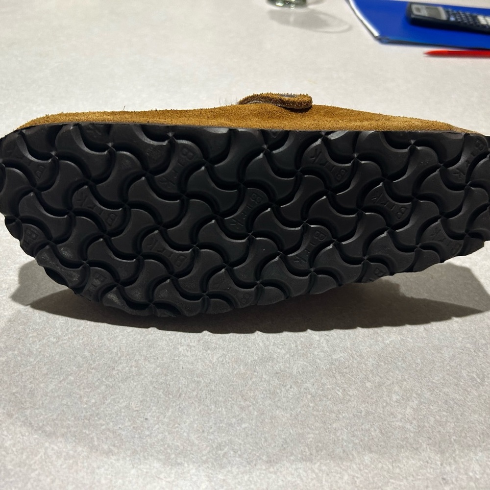 Birkenstock shearling Boston Clogs. Excellent condition.